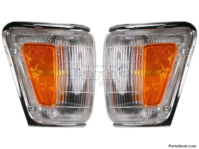 1992-95 Toyota Pickup 4 Wheel Drive Driver & Passenger Side 2 Piece Corner Light Set Diy Solutions Lht05278